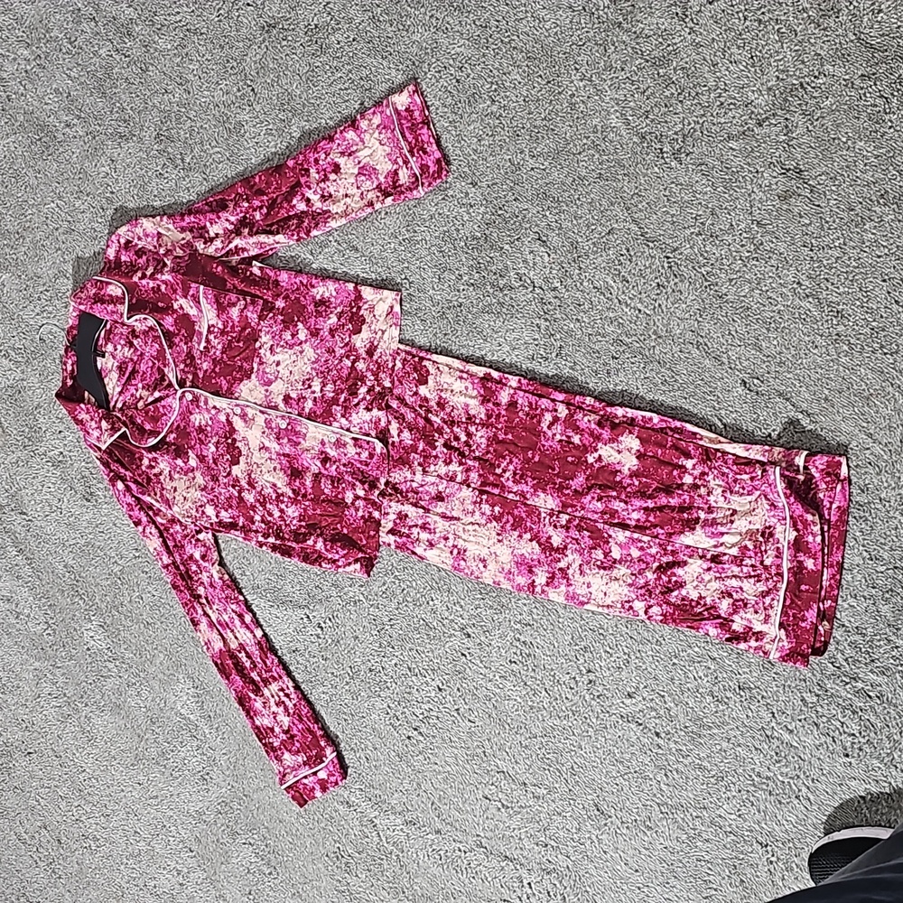 New - Picture 2 of 2